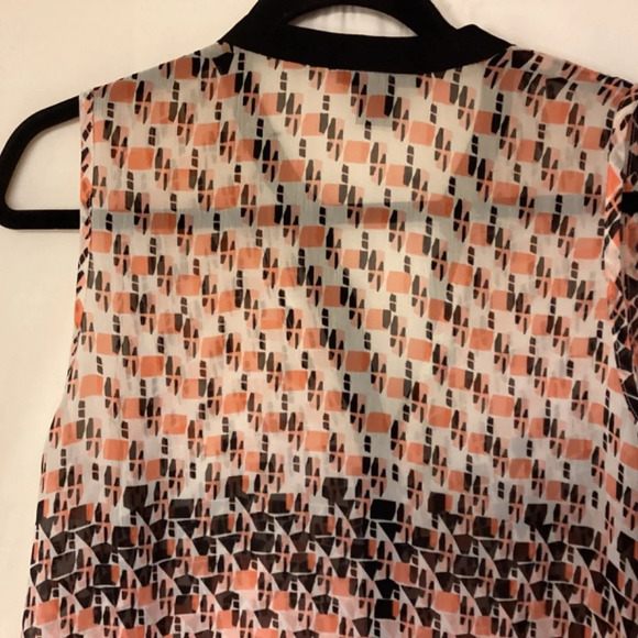 Aqua blouse SZ M sheer hi-low hem abstract print button down causal offi… - Picture 5 of 8